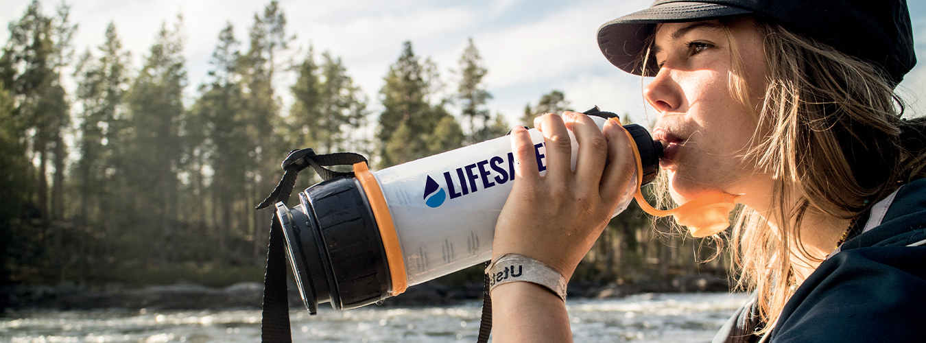 Outdoorvá filtrační láhev na vodu Lifesaver s filtrační  kapacitou 6000 litrů